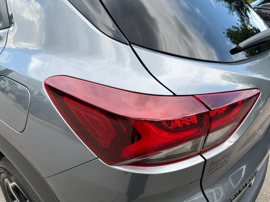 Used 2021 Chevrolet TrailBlazer RS w/ Convenience Package FWD image 38