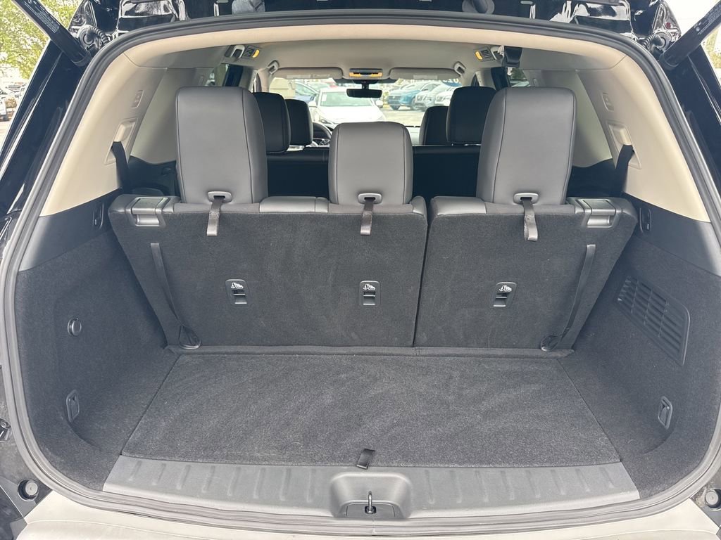 Used 2025 Nissan Pathfinder SL image 28