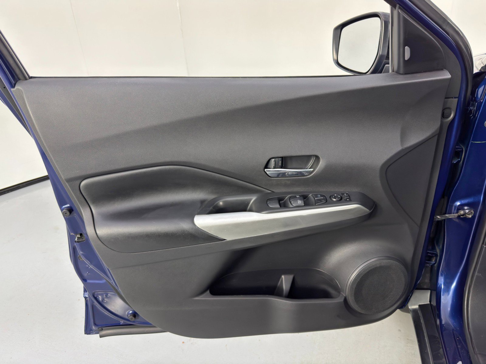 Used 2020 Nissan Kicks SR w/ SR Premium Package image 32