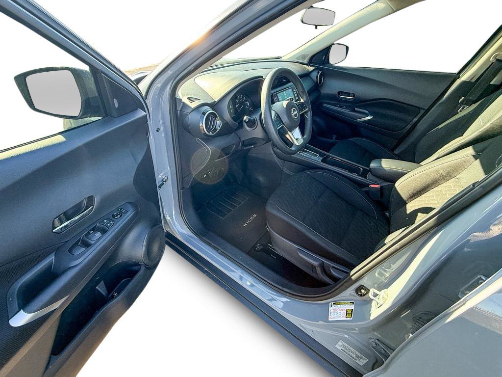 Used 2023 Nissan Kicks SV image 10