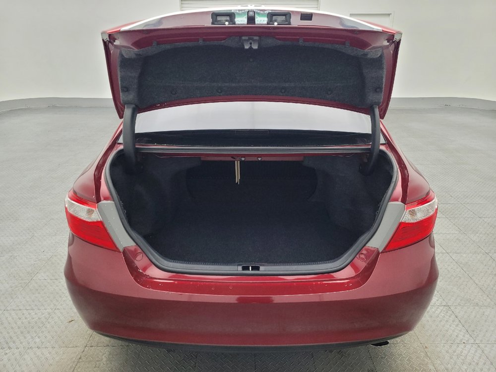 Used 2017 Toyota Camry XLE w/ Moonroof Package image 29