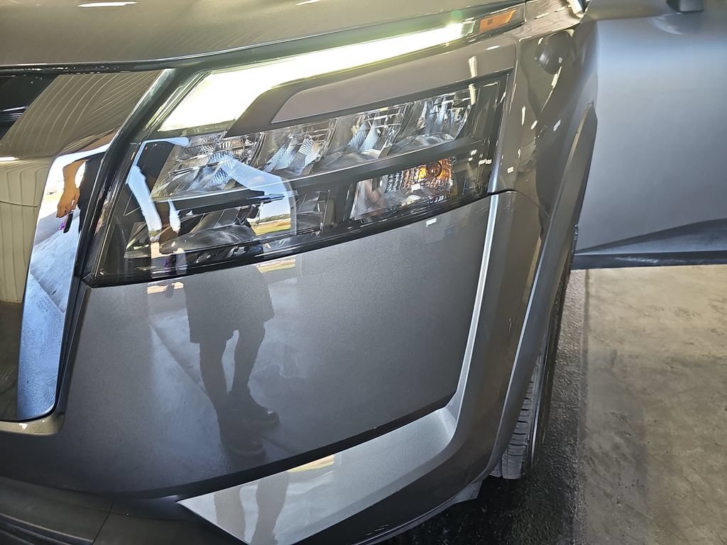 Used 2024 Nissan Pathfinder SV AWD/4WD image 31