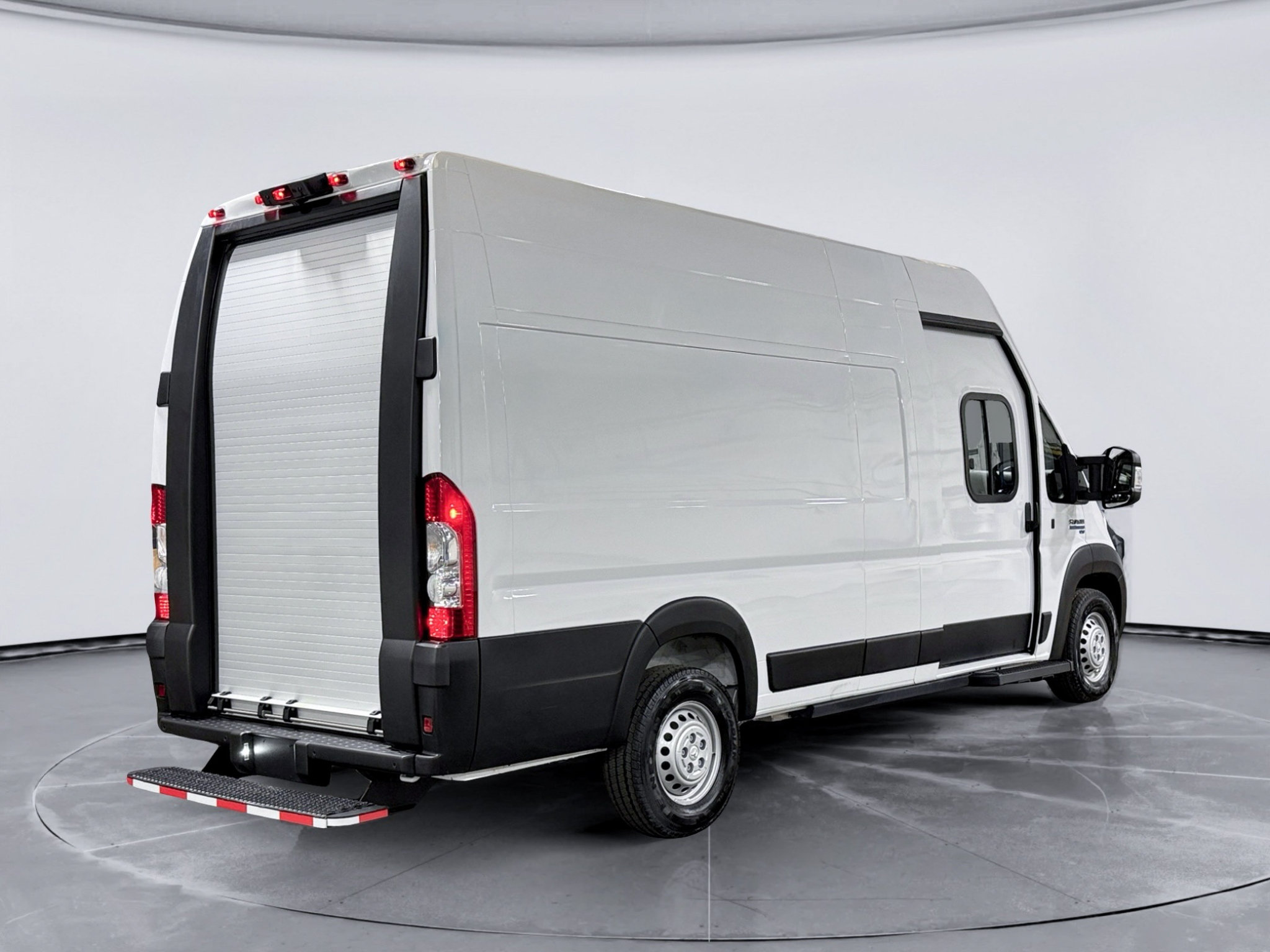 Used 2024 RAM ProMaster 3500 w/ Delivery Van Package FWD image 3