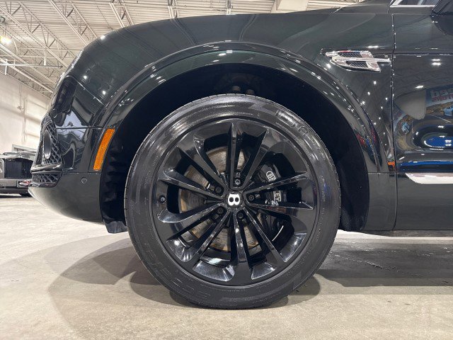 Used 2017 Bentley Bentayga image 19