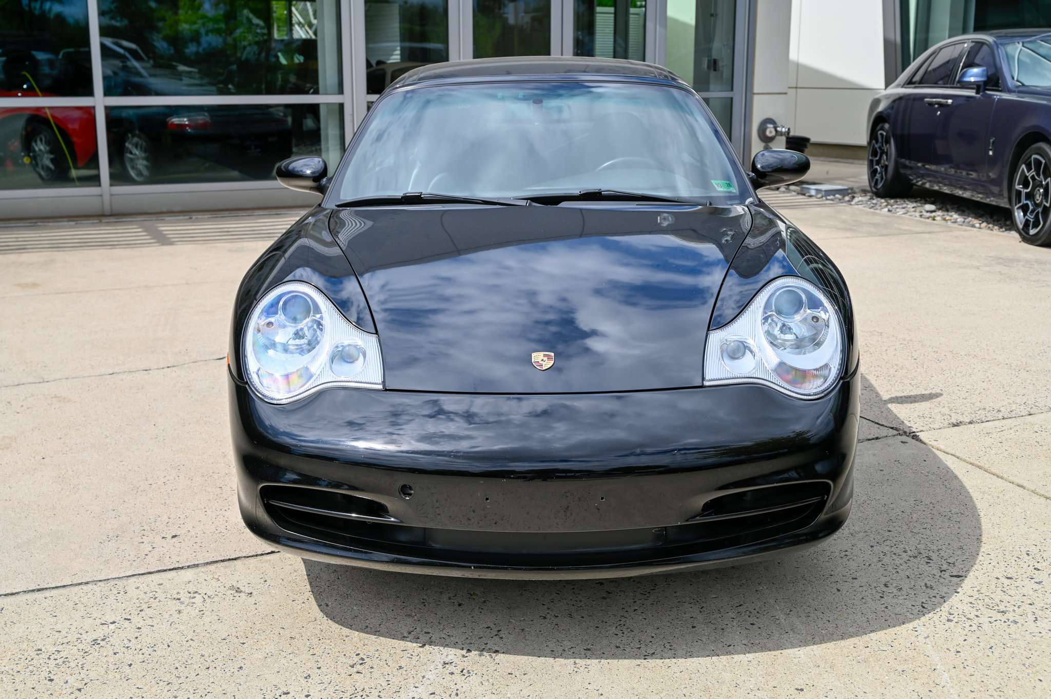 Used 2004 Porsche 911 Carrera RWD image 2