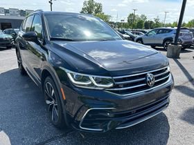 Used 2024 Volkswagen Tiguan SEL R-Line AWD/4WD image 3
