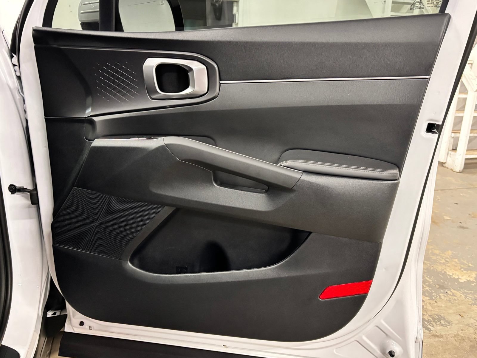 Used 2025 Kia Sorento EX FWD image 24