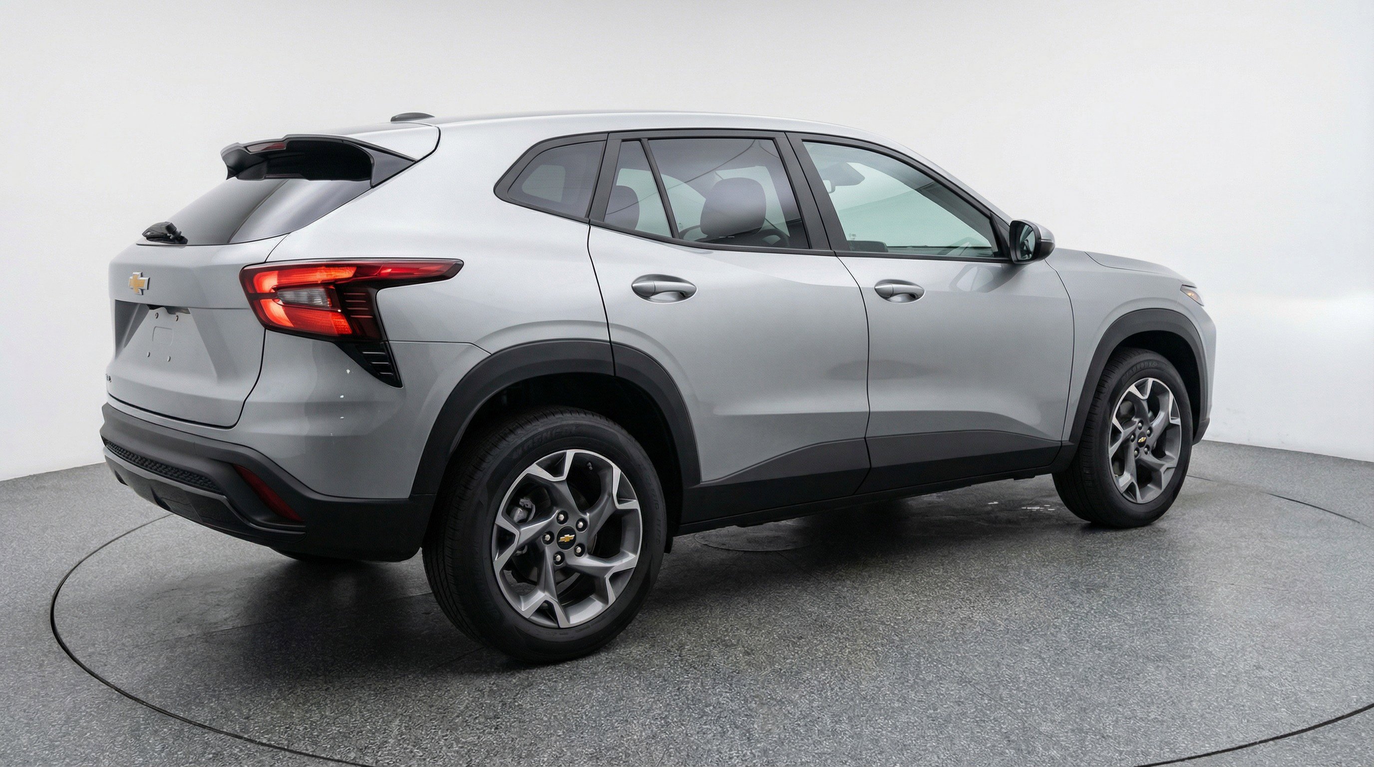 Used 2025 Chevrolet Trax LT FWD image 9
