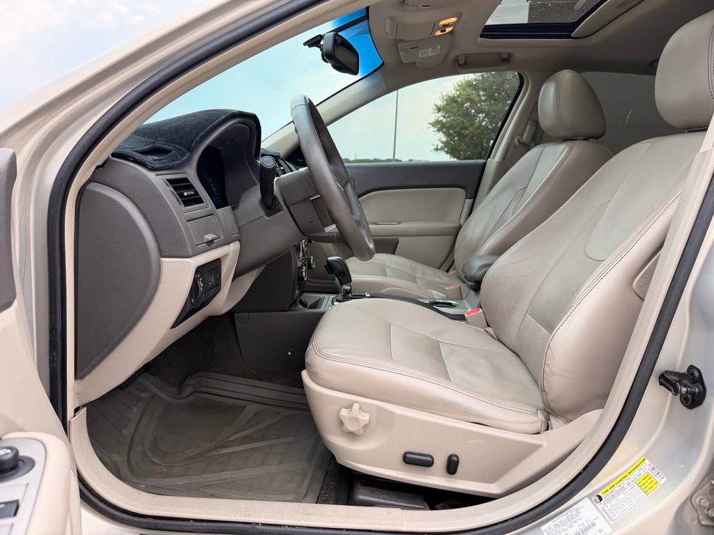 Used 2010 Ford Fusion SEL FWD image 2