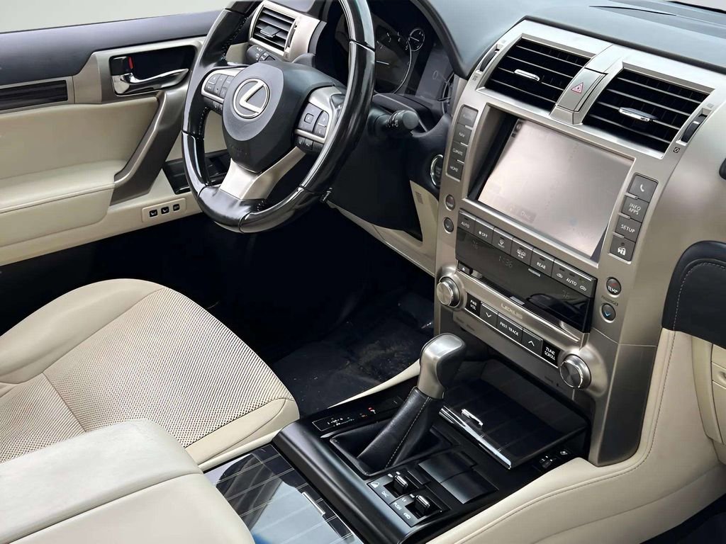 Used 2020 Lexus GX 460 Premium w/ Premium Package AWD/4WD image 3