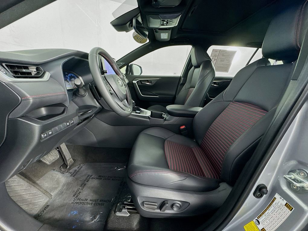 Used 2025 Toyota RAV4 XSE image 15