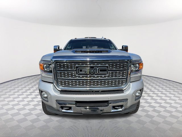 Used 2019 GMC Sierra 2500 Denali w/ Duramax Plus Package AWD/4WD image 2