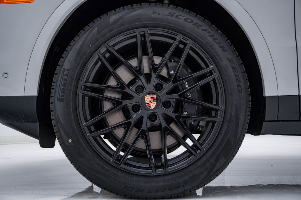 New 2026 Porsche Cayenne image 13