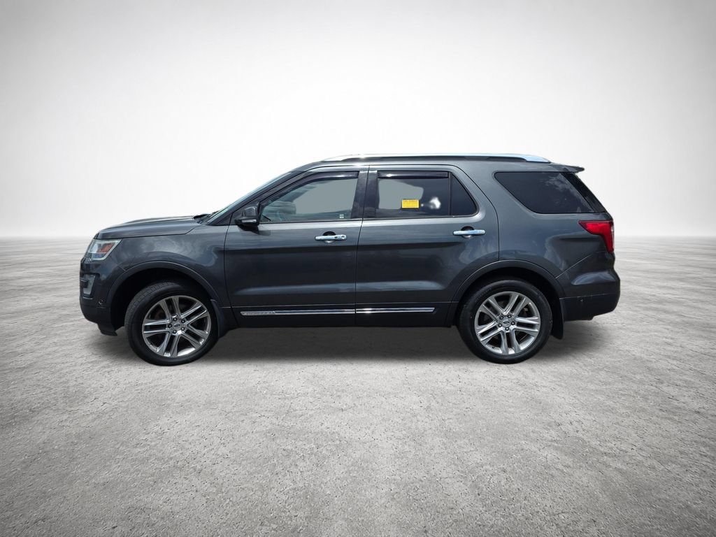 Used 2017 Ford Explorer Limited w/ Equipment Group 301A AWD/4WD image 5