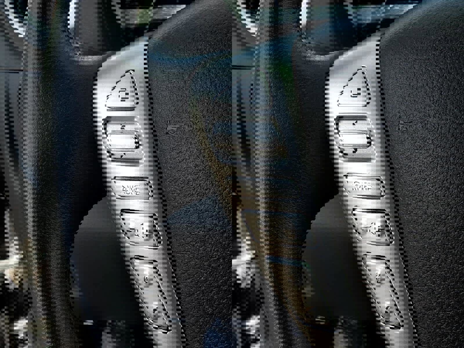 Used 2019 Nissan Versa Note SV FWD image 33