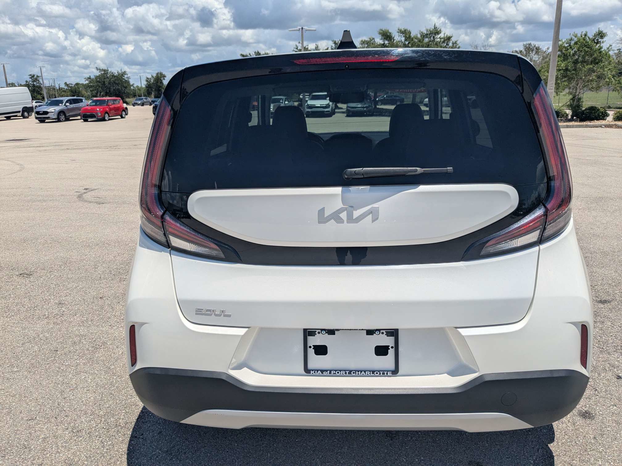 Certified 2023 Kia Soul LX FWD image 5