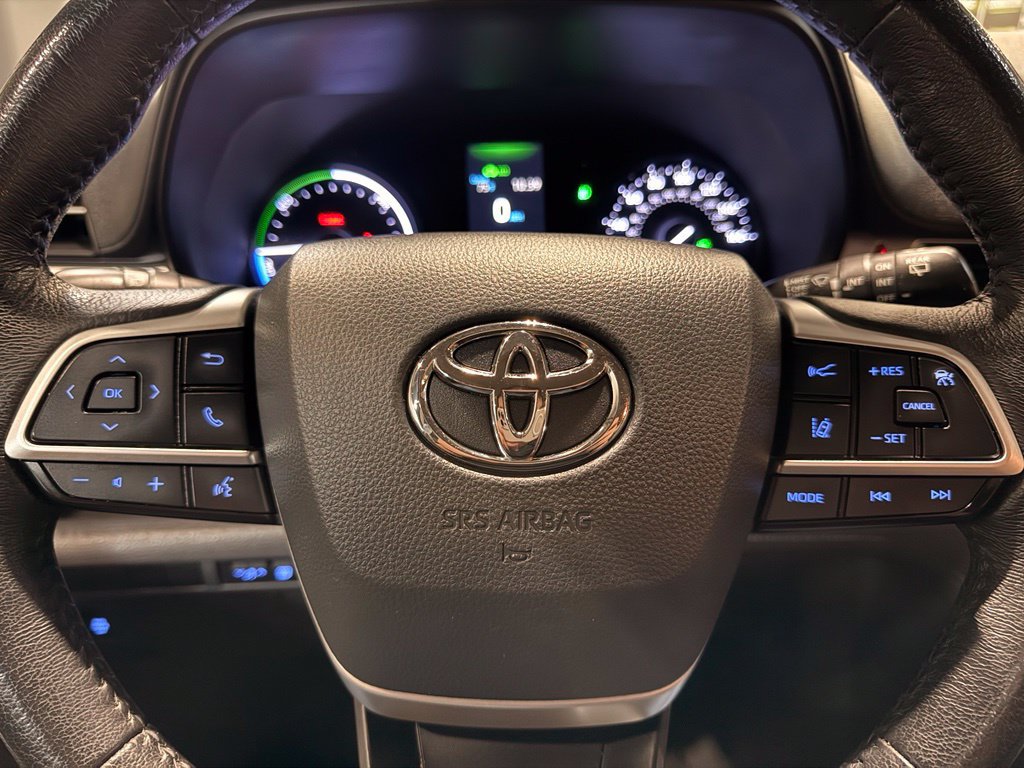 Used 2022 Toyota Sienna XLE FWD image 22