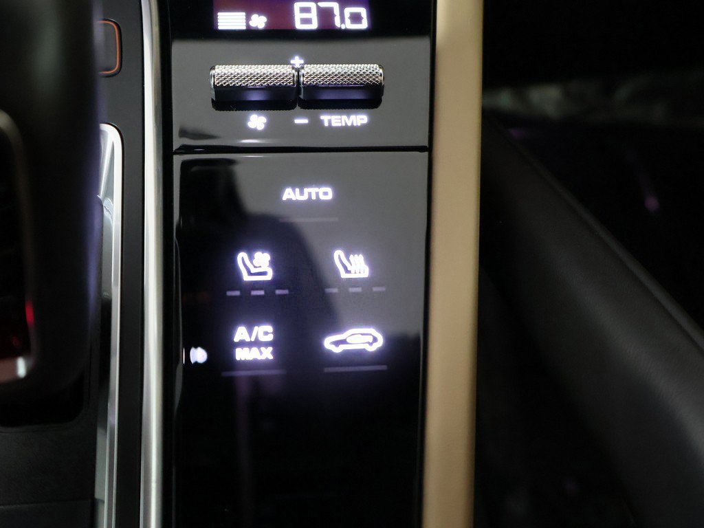 Used 2022 Porsche Cayenne GTS image 55