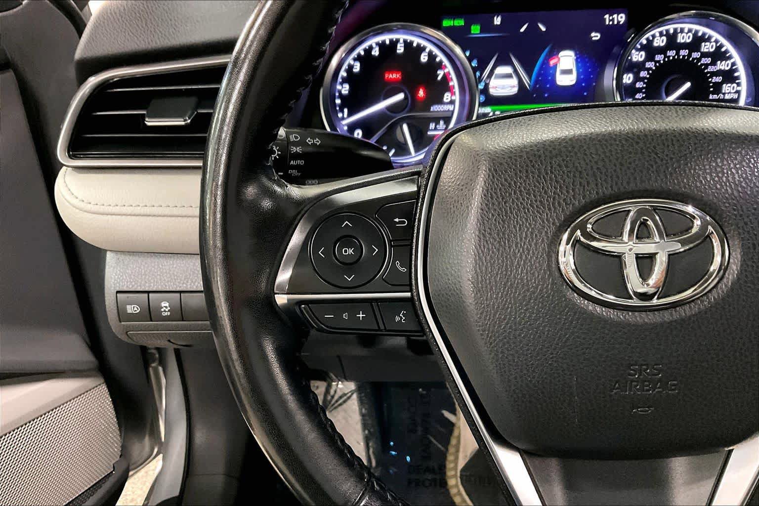Used 2019 Toyota Camry XLE FWD image 24