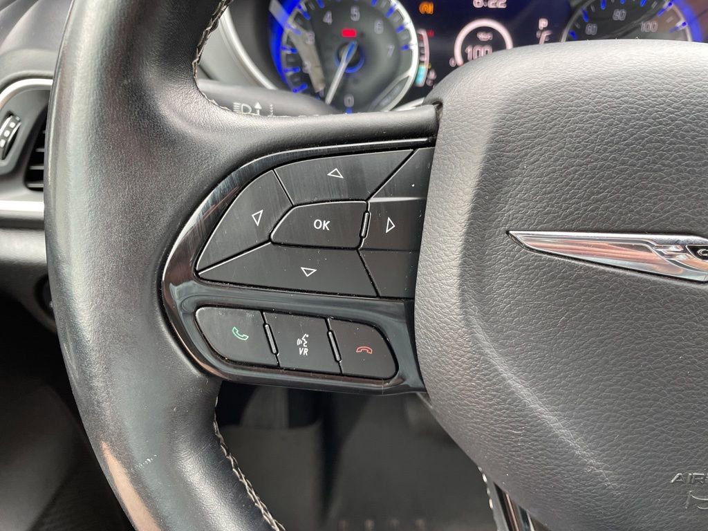 Used 2018 Chrysler Pacifica Touring-L Plus FWD image 29