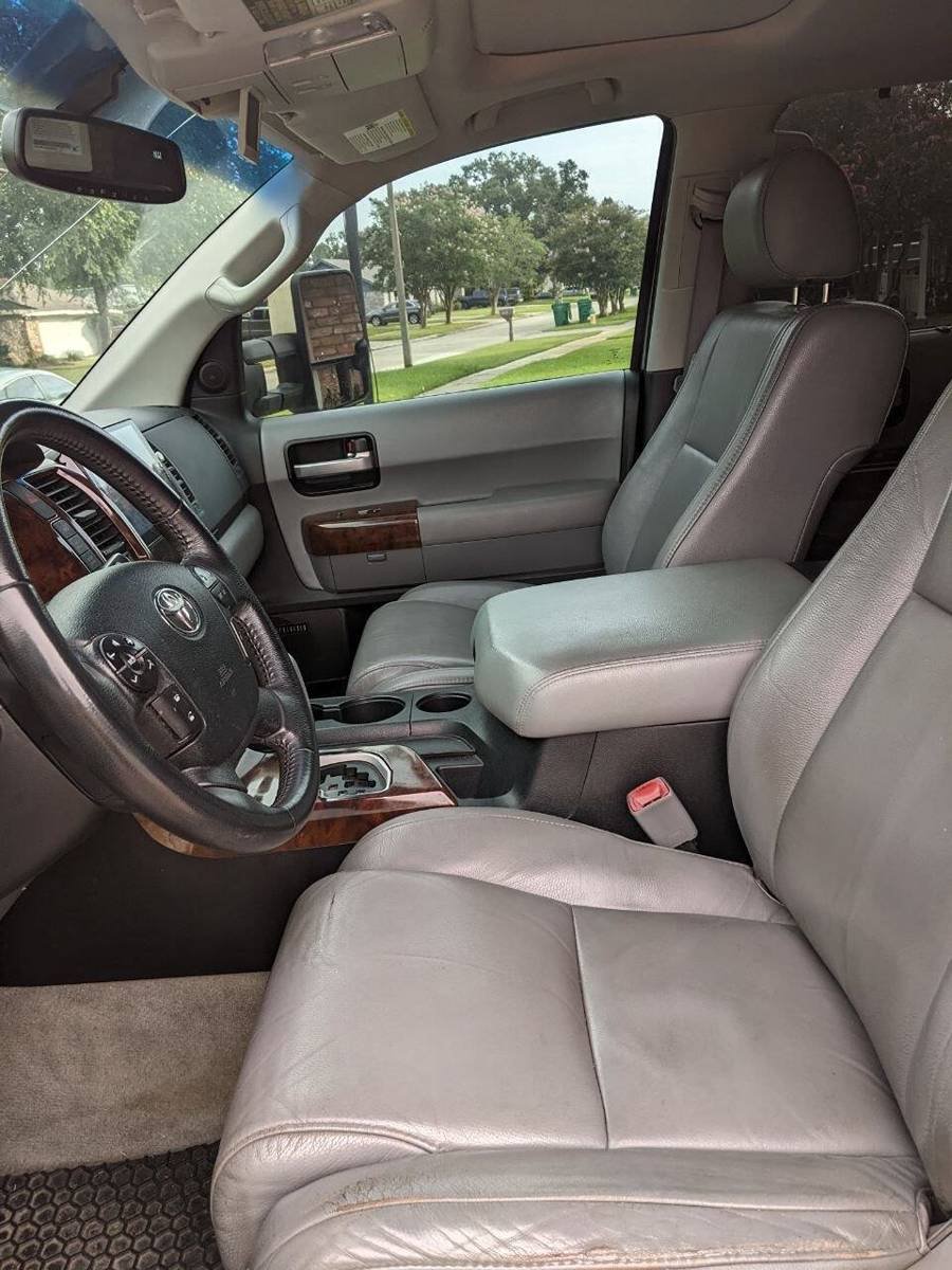 Used 2008 Toyota Sequoia Limited w/ Cold Area Pkg AWD/4WD image 10