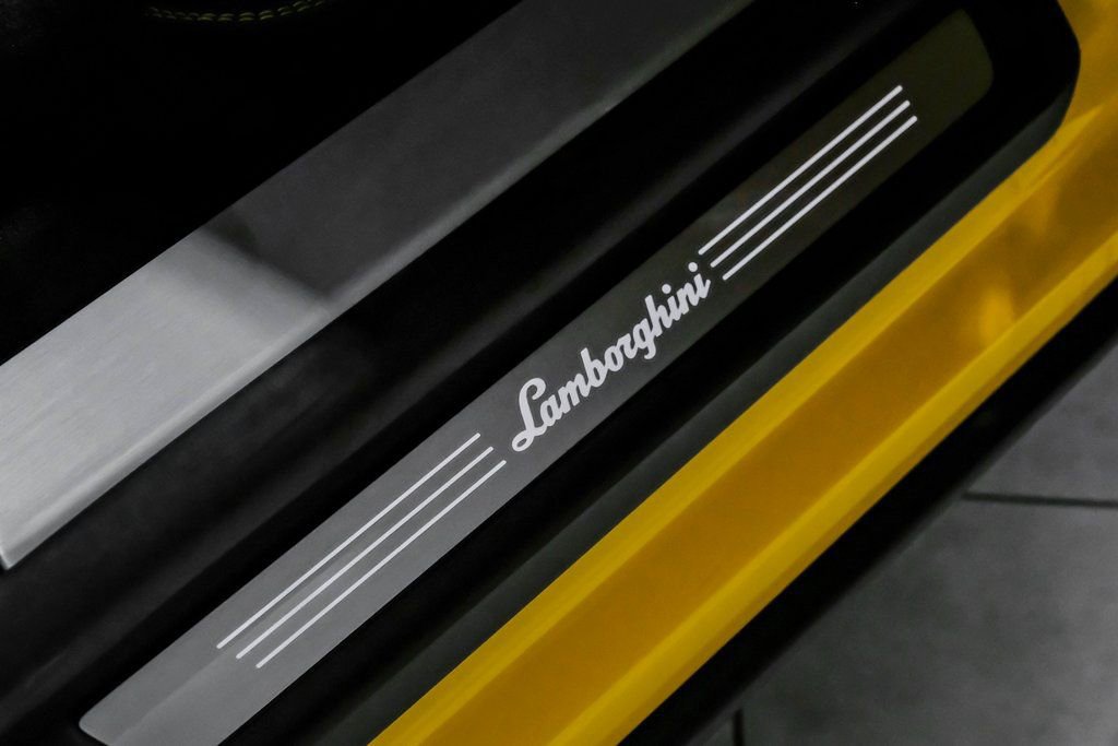 Used 2024 Lamborghini Urus Performante image 36
