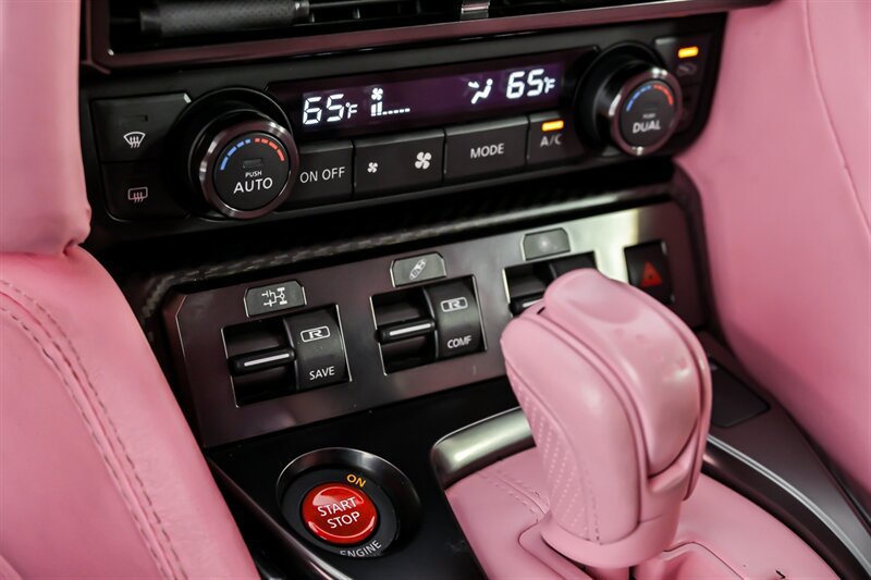 Used 2020 Nissan GT-R Premium AWD/4WD image 35