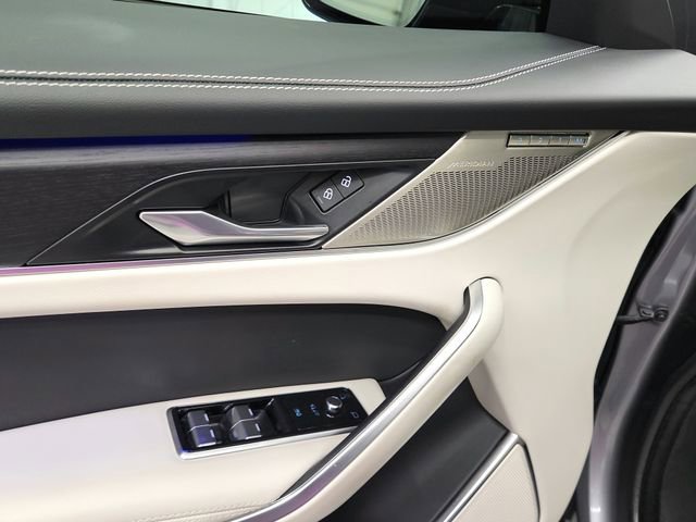 Used 2025 Jaguar F-PACE R-Dynamic S image 29