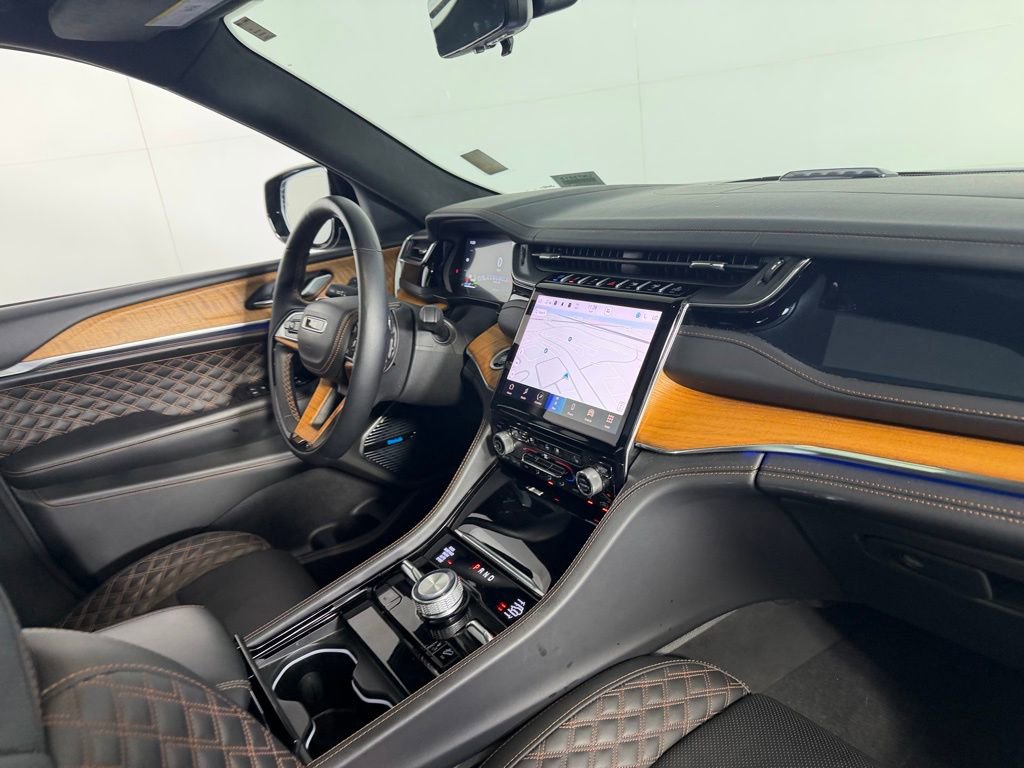 Used 2023 Jeep Grand Cherokee Summit image 38