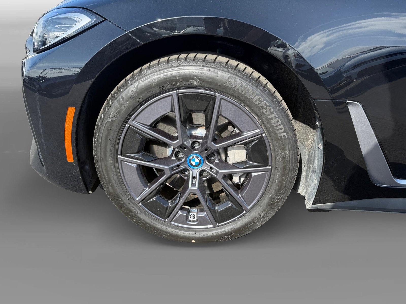 Used 2023 BMW i4 eDrive40 w/ Premium Package RWD image 9