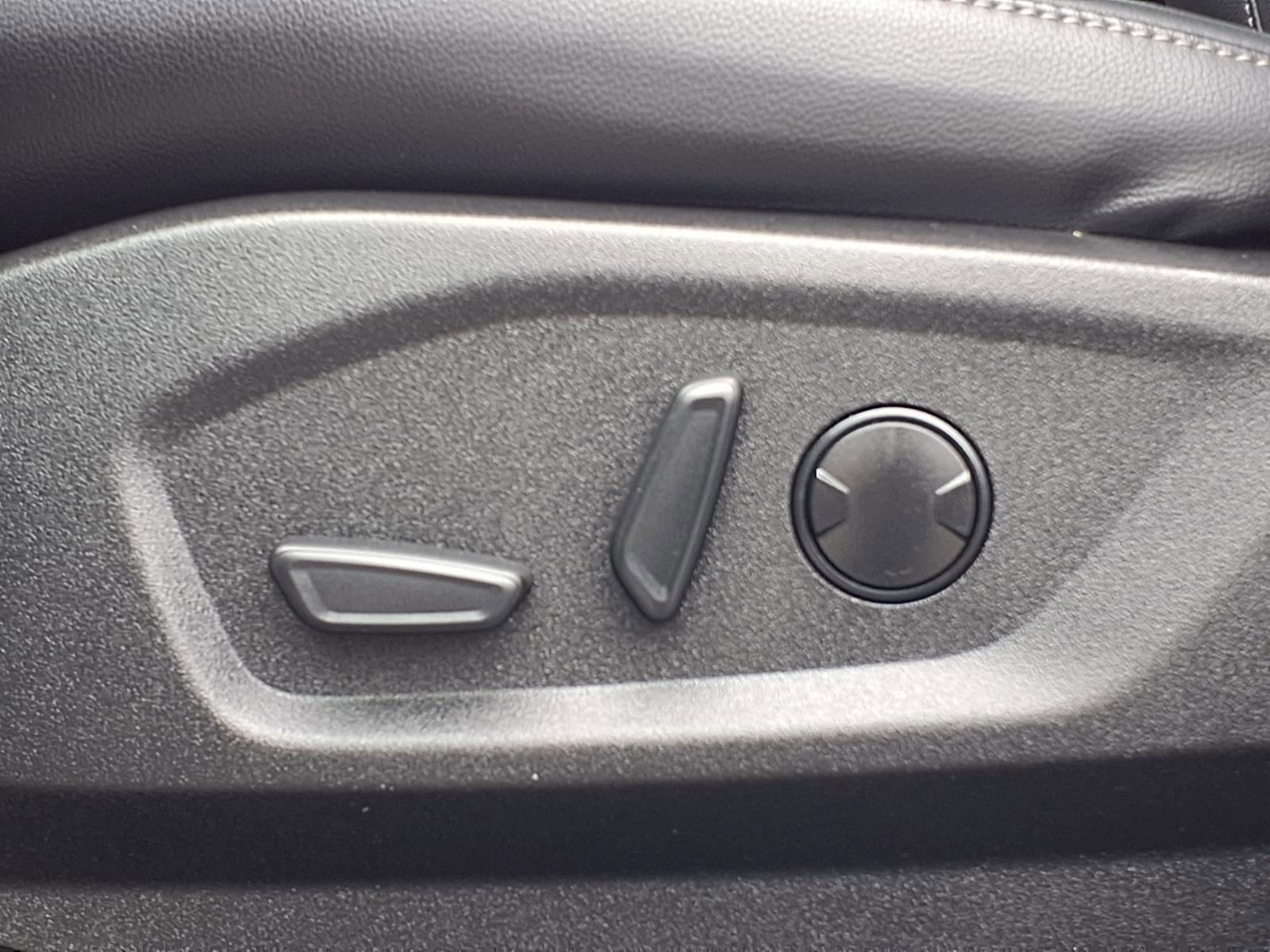 Certified 2024 Ford Edge SEL w/ Convenience Package AWD/4WD image 4