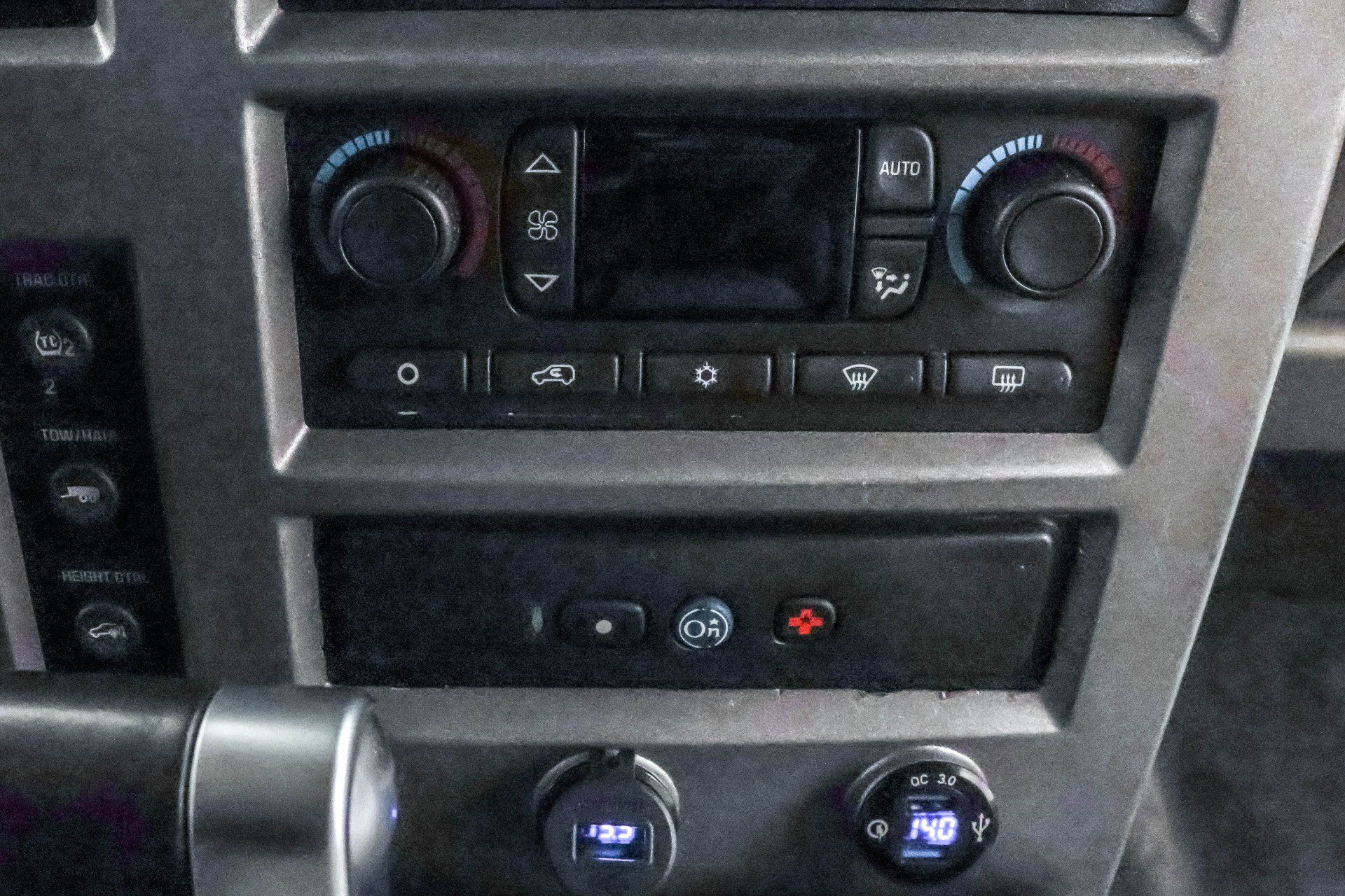 Used 2003 HUMMER H2 w/ Preferred Equipment Group AWD/4WD image 9