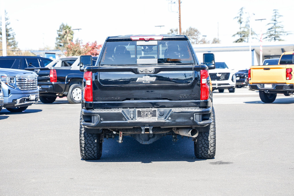 Used 2024 Chevrolet Silverado 3500 High Country w/ Technology Package AWD/4WD image 3