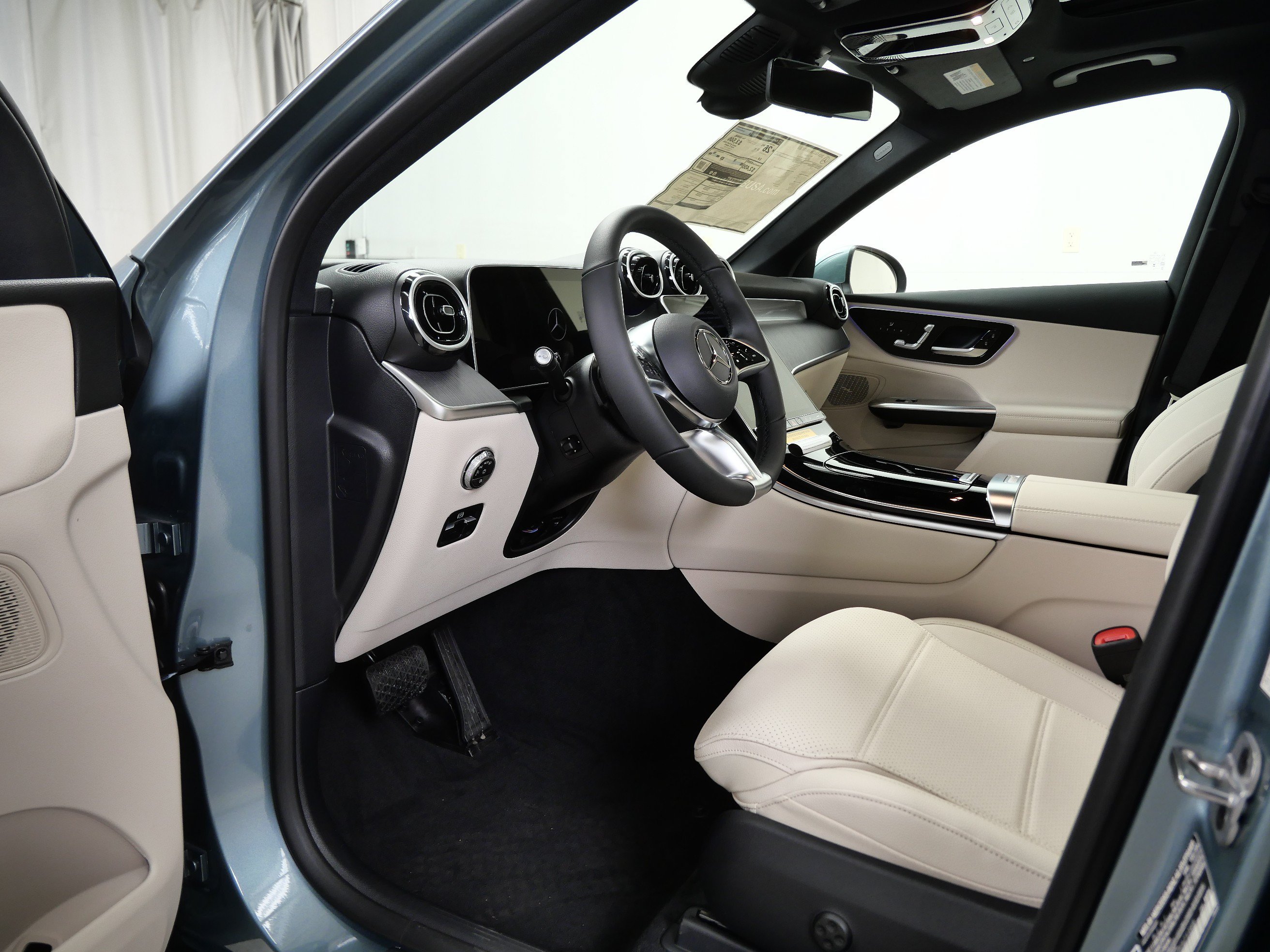 New 2026 Mercedes-Benz GLC 300 4MATIC image 7