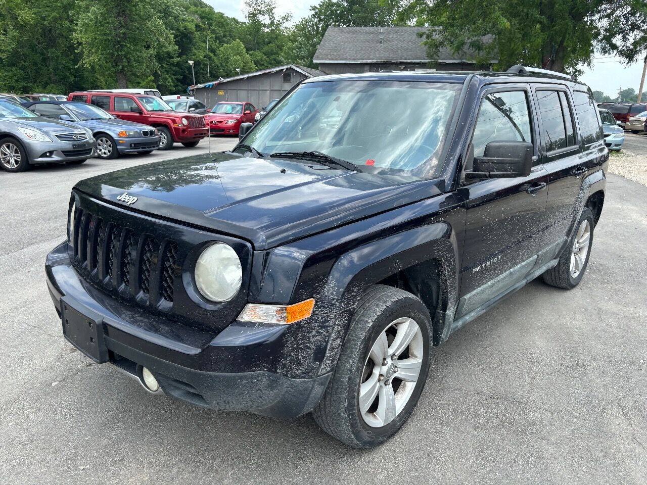 Used 2011 Jeep Patriot Latitude w/ Sun/Sound Group AWD/4WD image 4