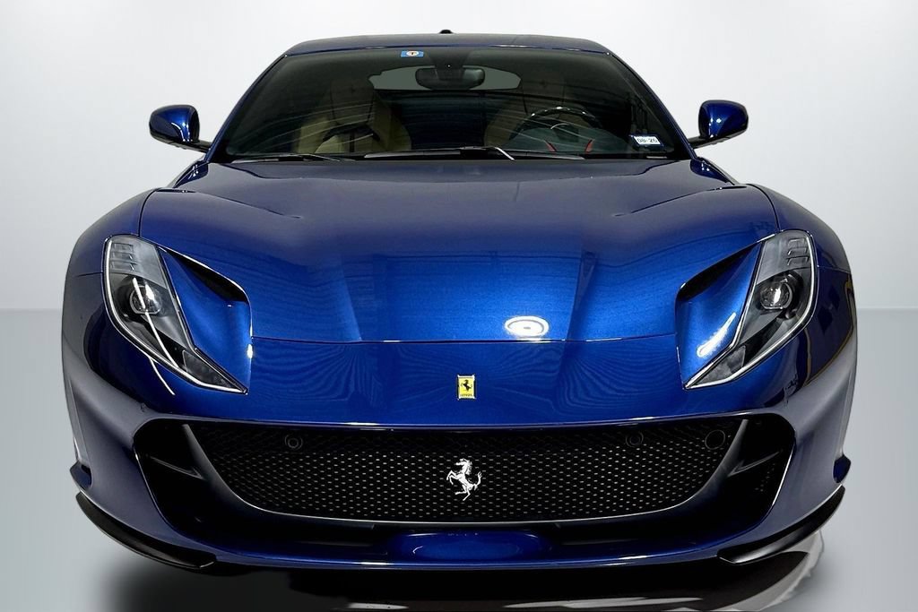 Used 2019 Ferrari 812 Superfast RWD image 2