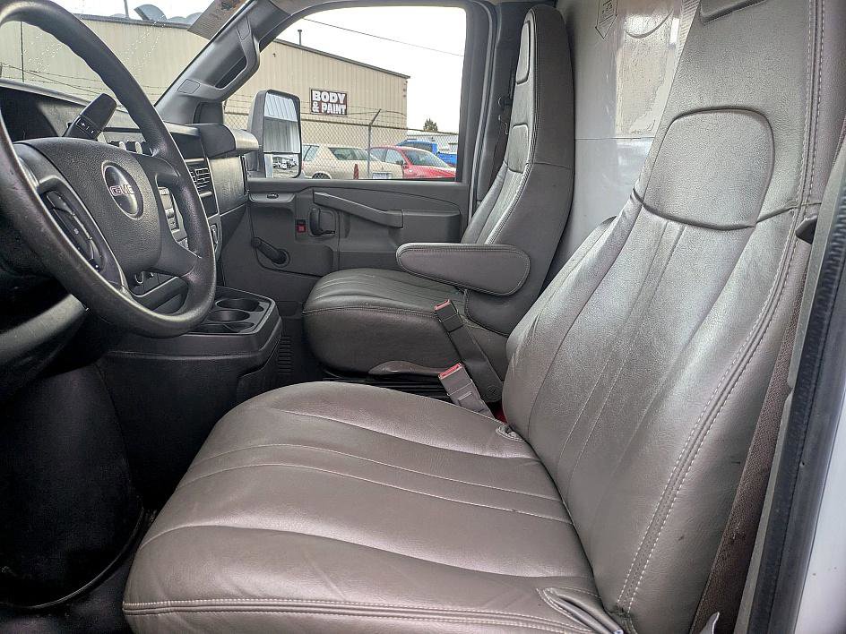 Used 2018 GMC Savana 3500 Extended w/ Driver Convenience Package image 11