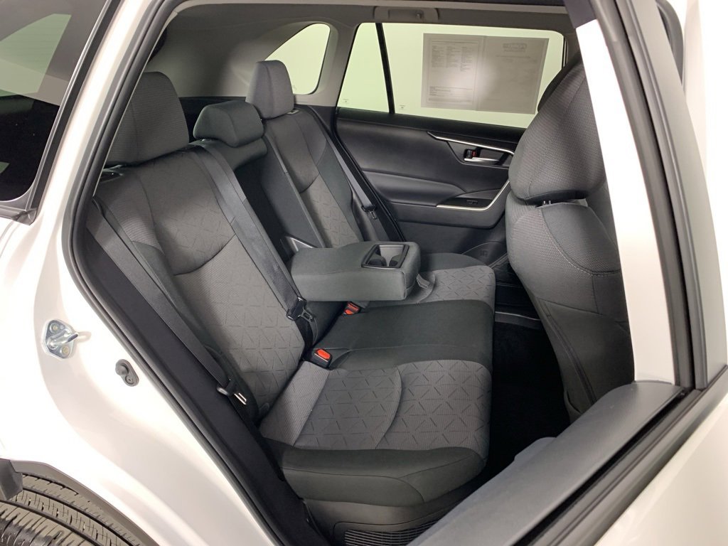 Used 2025 Toyota RAV4 XLE image 34