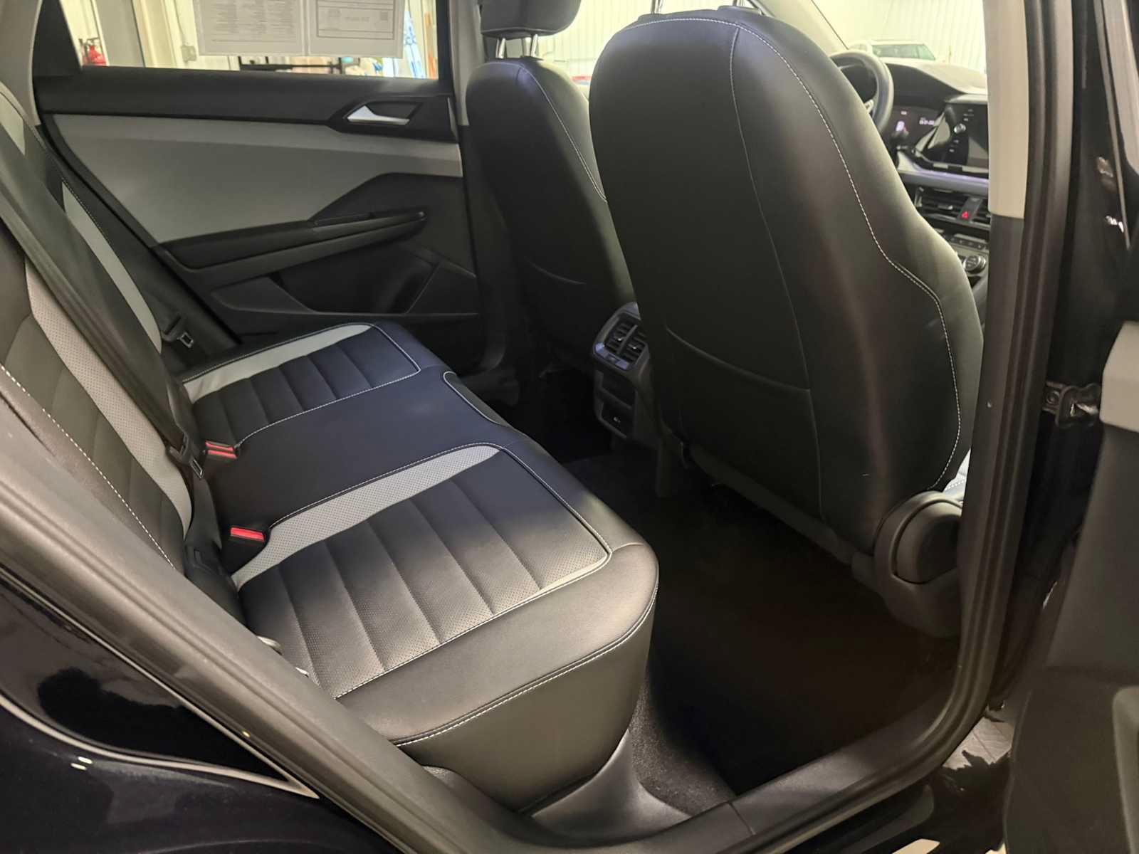 Certified 2023 Volkswagen Taos SEL AWD/4WD image 26