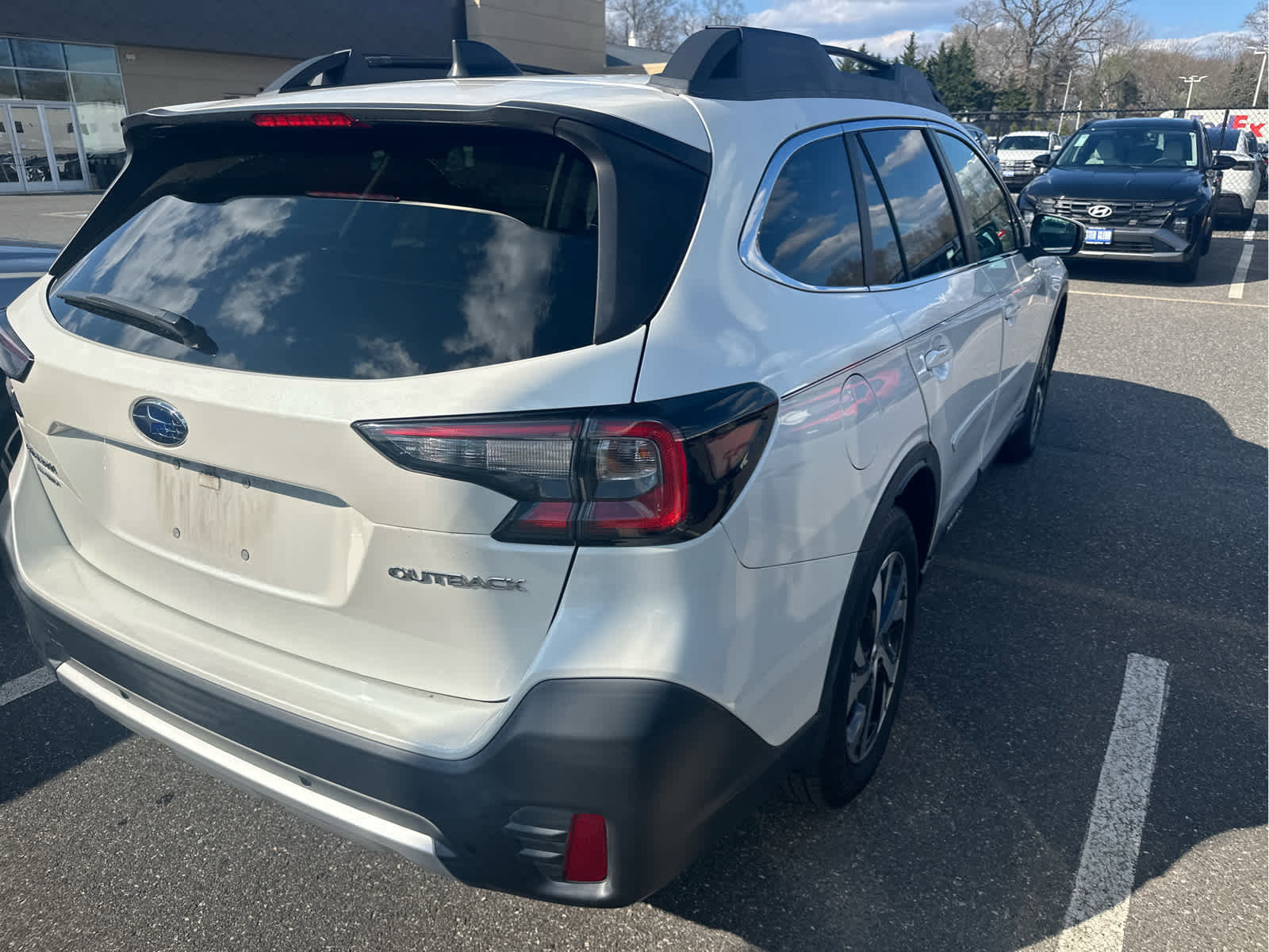 Used 2021 Subaru Outback Limited image 3