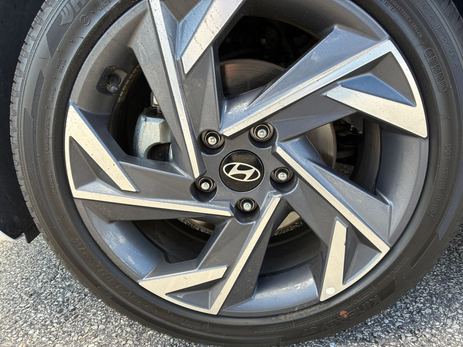 Used 2025 Hyundai Elantra SEL image 24