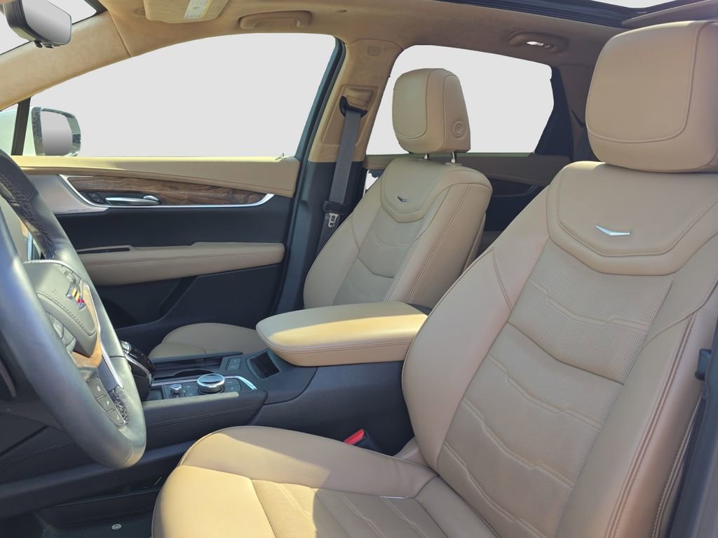 Used 2024 Cadillac XT5 Premium Luxury w/ Platinum Package AWD/4WD image 7