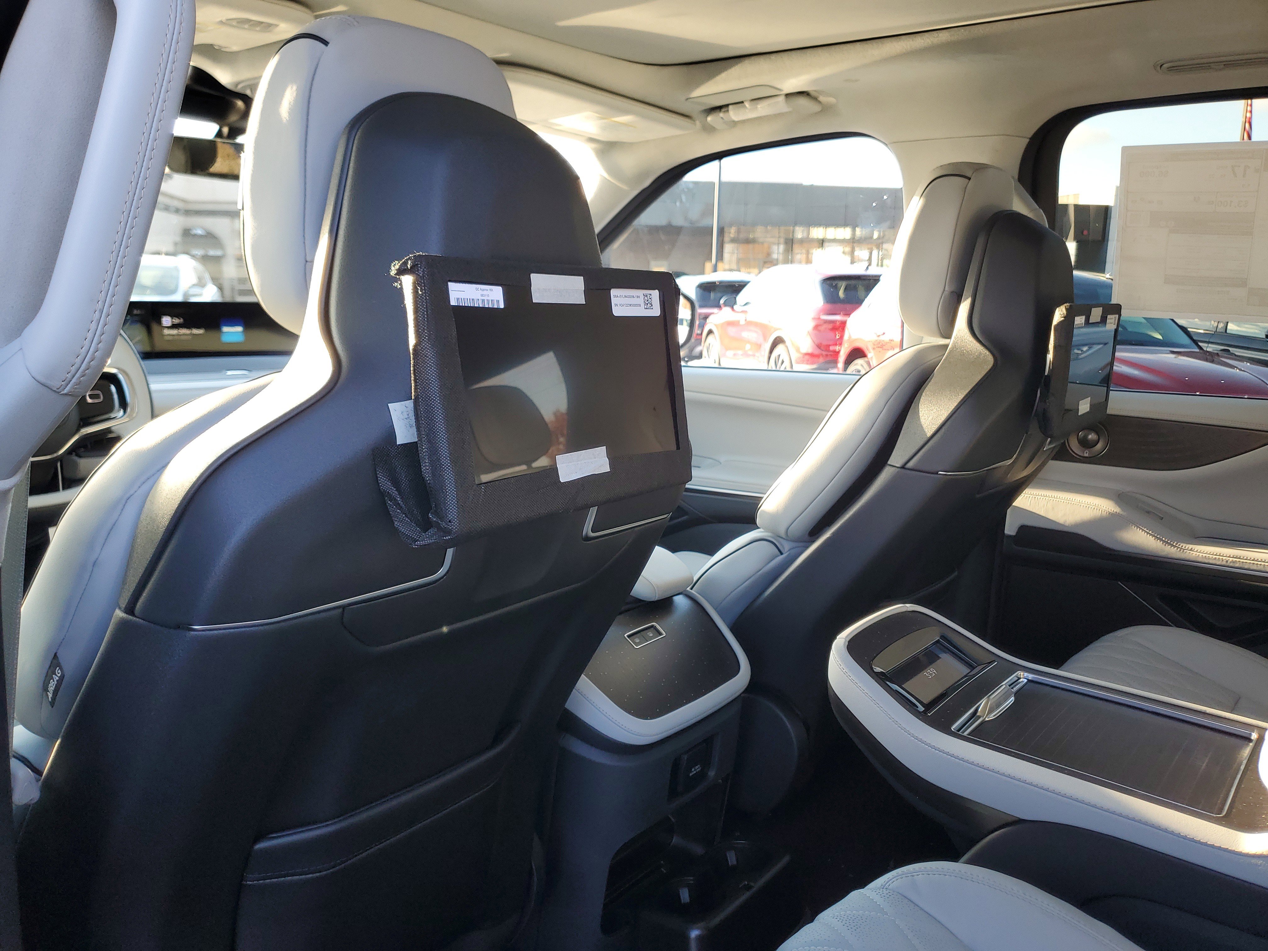 New 2025 Lincoln Navigator L Black Label image 28