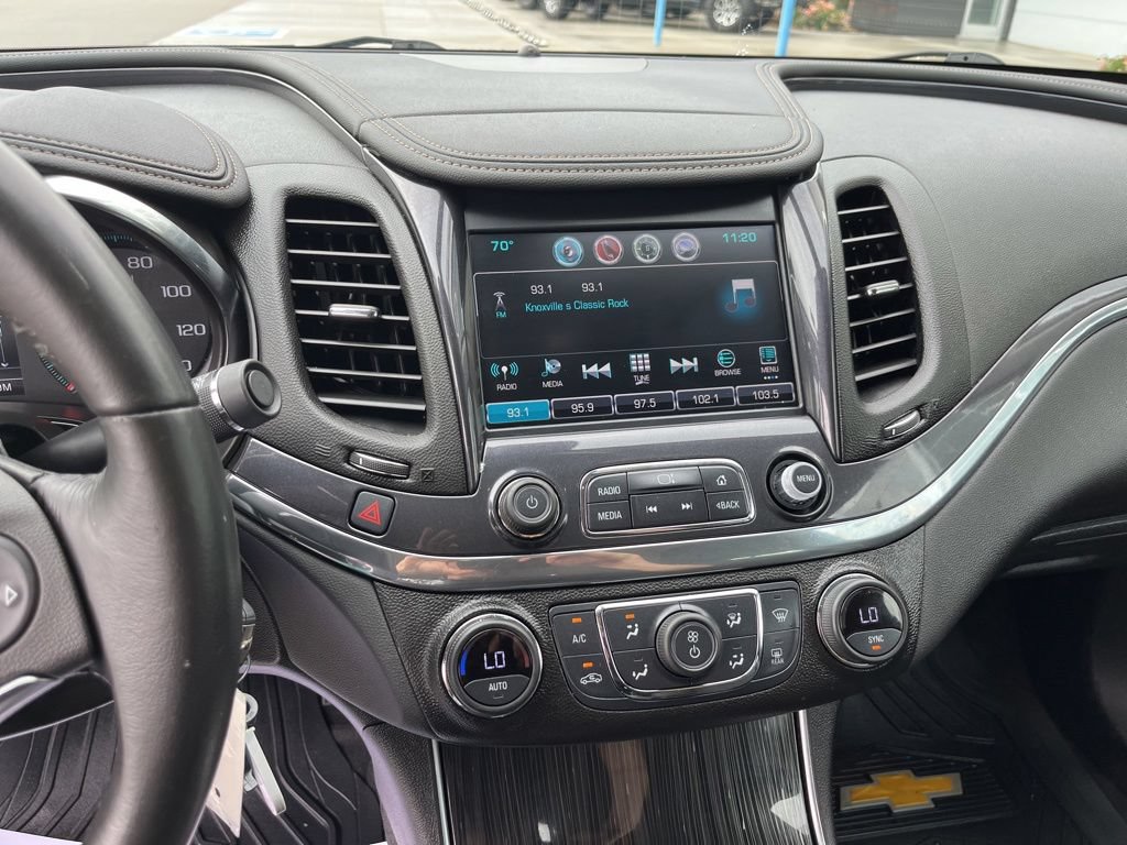 Used 2016 Chevrolet Impala LT FWD image 8