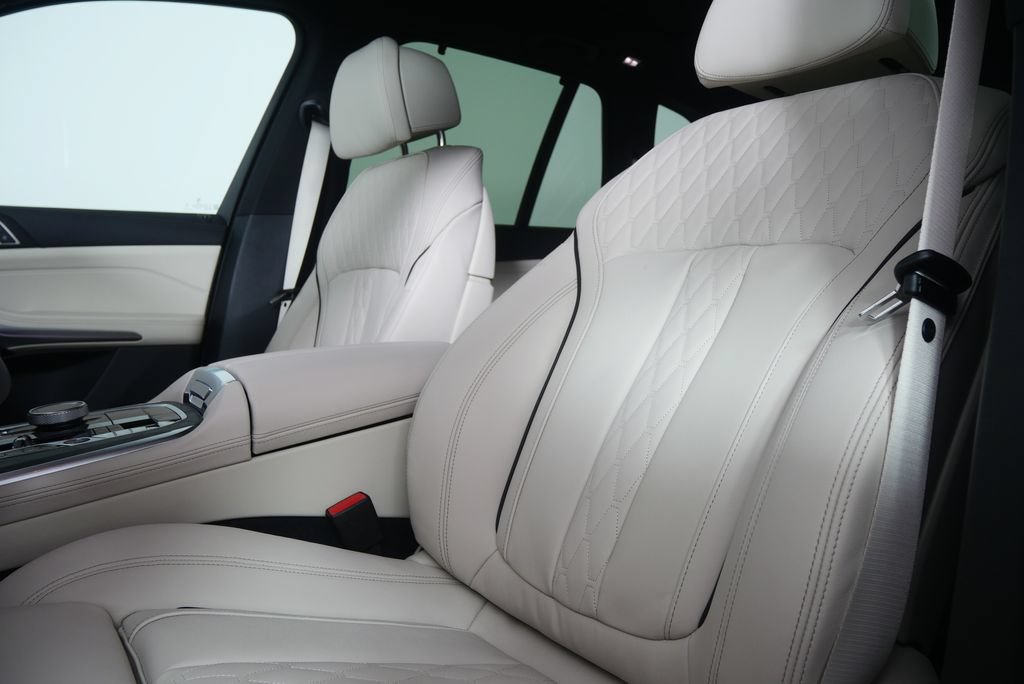 Used 2026 BMW X5 sDrive40i w/ Executive Package RWD image 11
