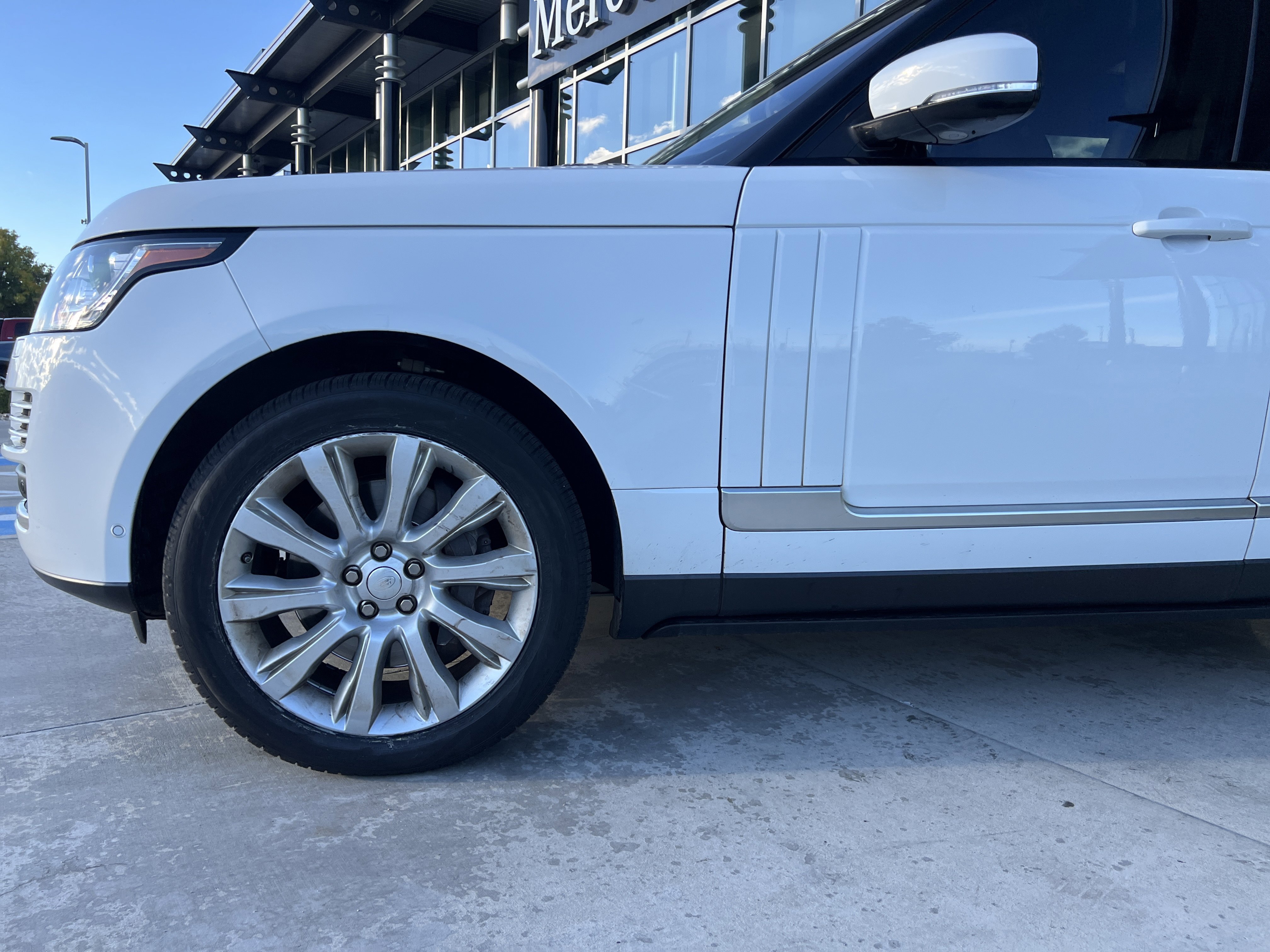 Used 2017 Land Rover Range Rover Supercharged image 9