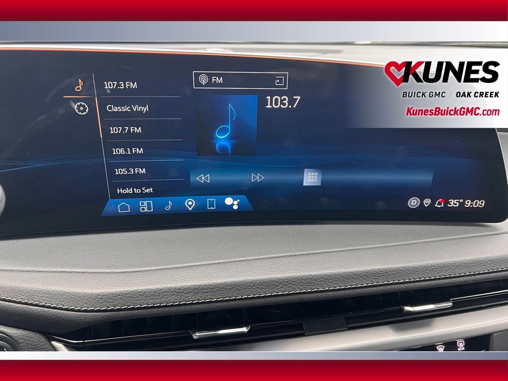 Used 2025 Cadillac XT4 Premium Luxury image 22