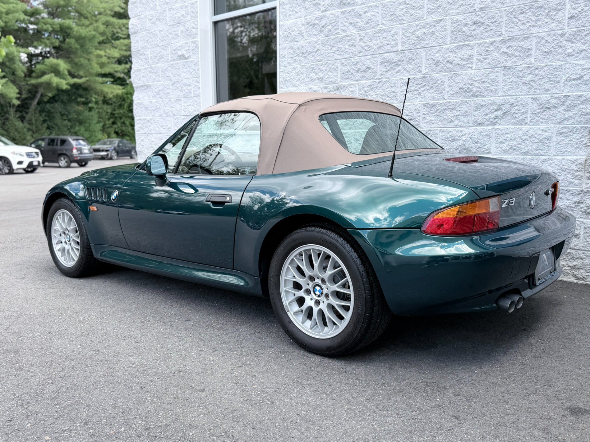 Used 1999 BMW Z3 2.5i RWD image 9