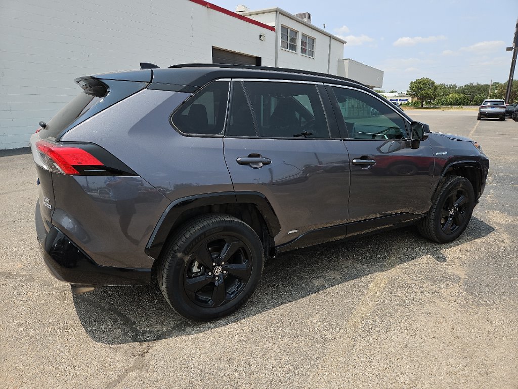 Used 2021 Toyota RAV4 XSE AWD/4WD image 11