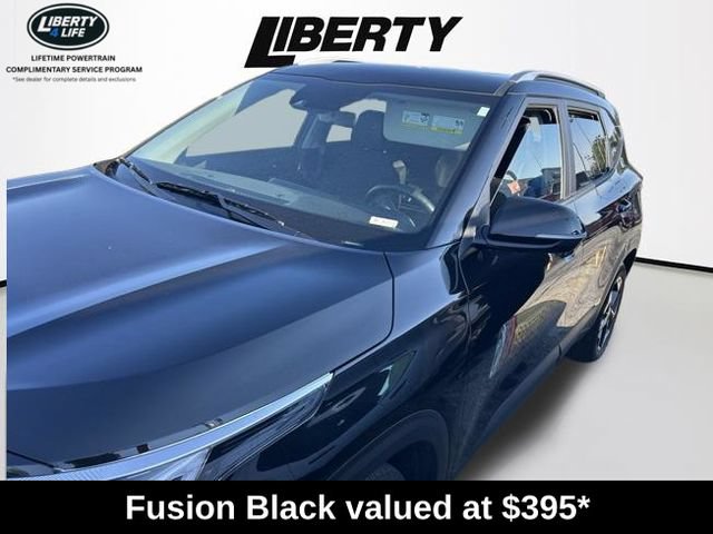 Used 2025 Kia Seltos S AWD/4WD image 2